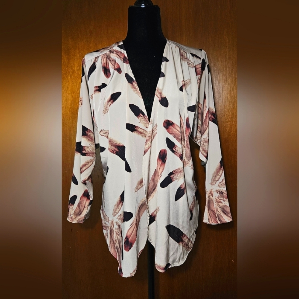 Feather Print Cream Colored Cover size M